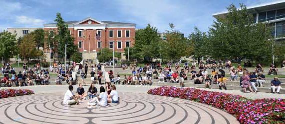 Students on Coleman Common on The University of Akron campus